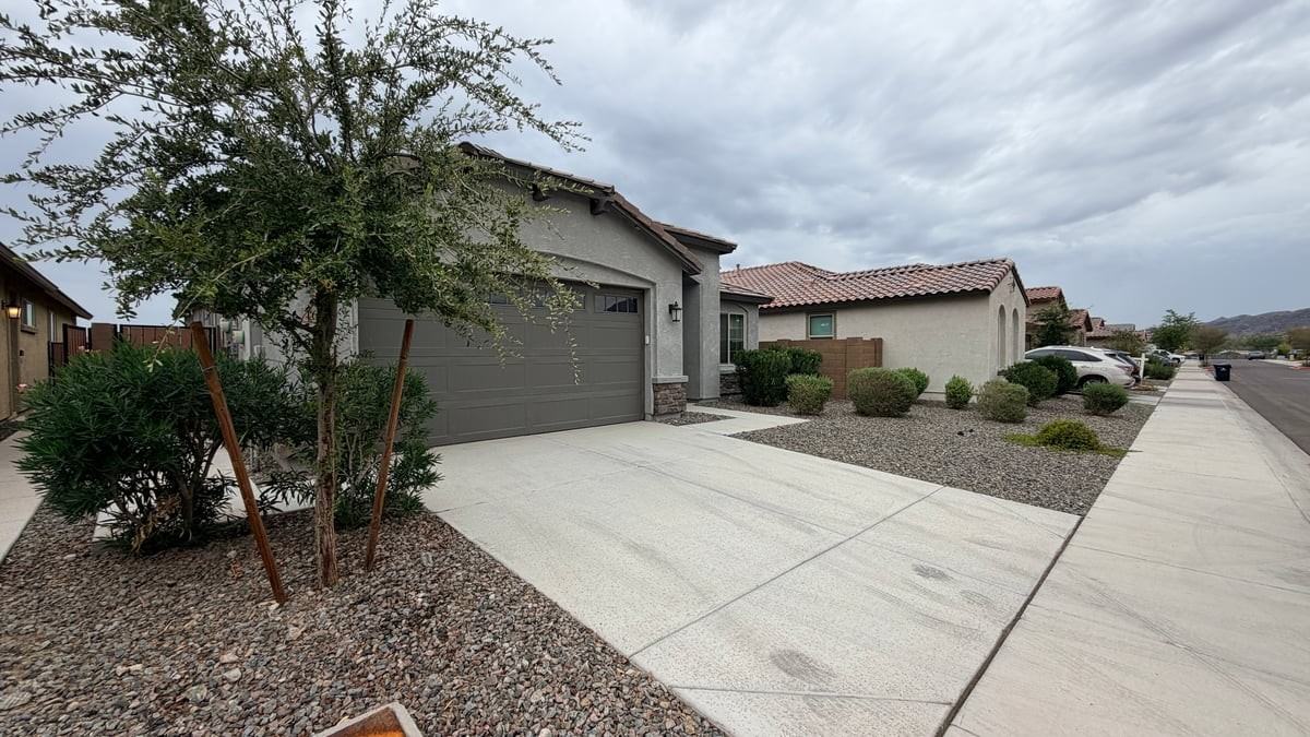 1614 W Corral Rd - Photo 3 of 27