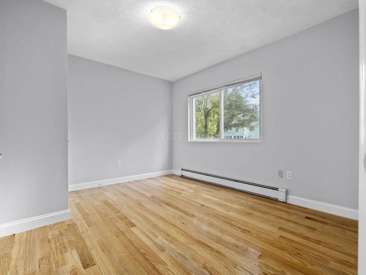 17 Tesla Ave #1 - Photo 4 of 10