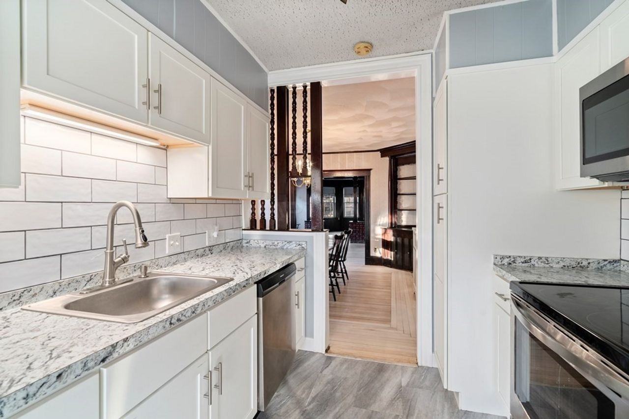 14 Windsor Rd #2 - Photo 2 of 16