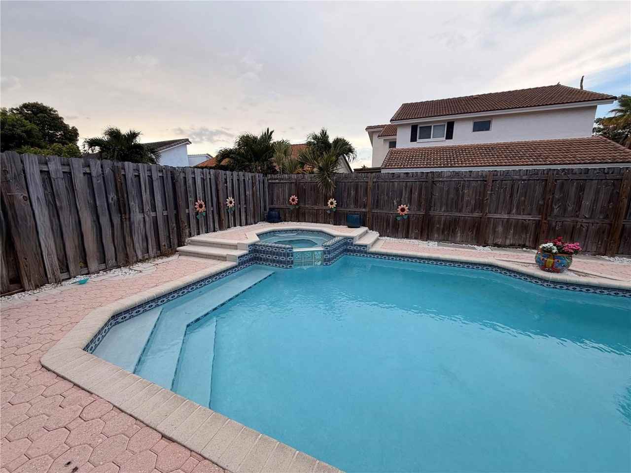 14401 Sw 114th St - Photo 2 of 8