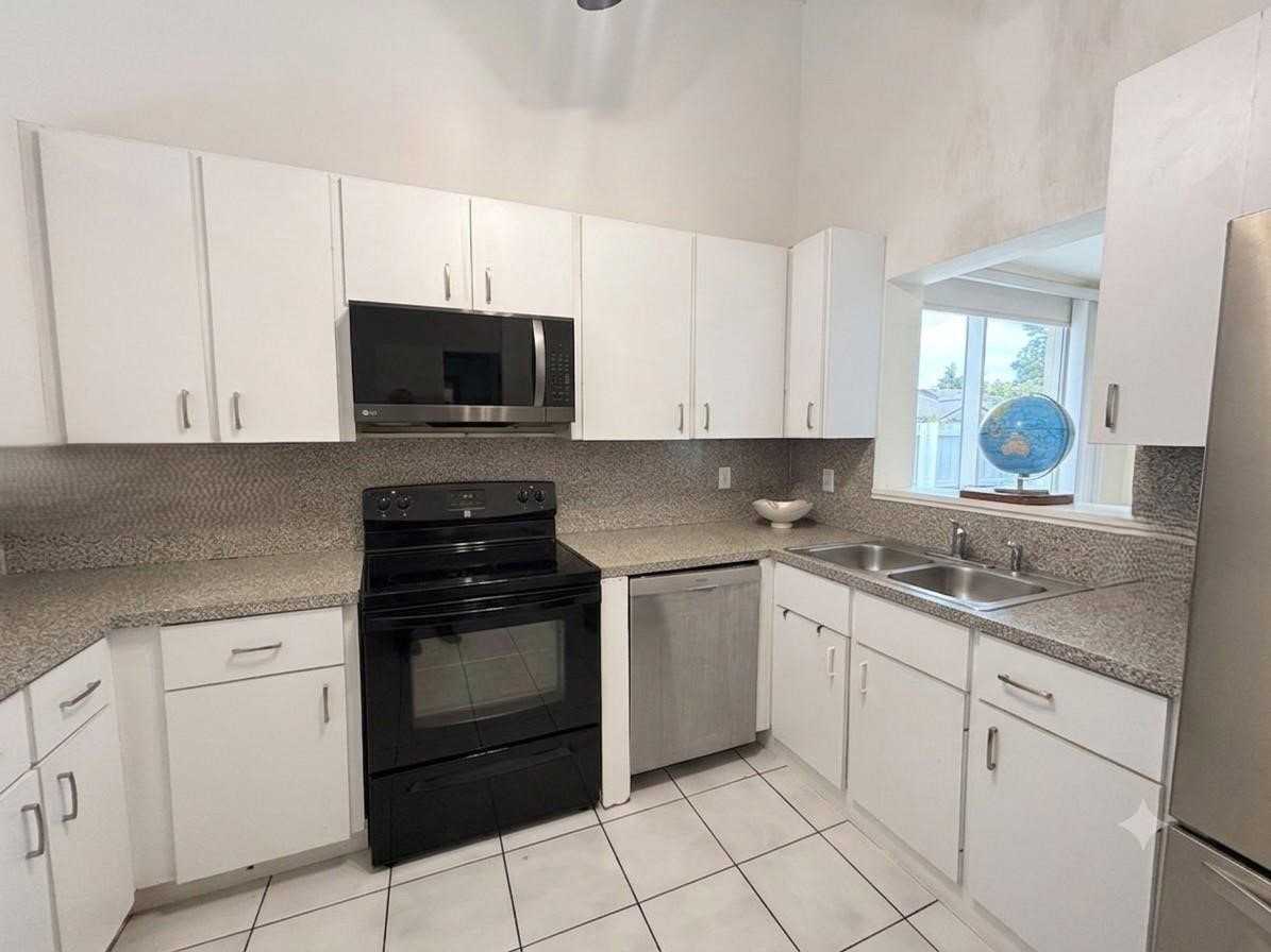 14401 Sw 114th St - Photo 5 of 8