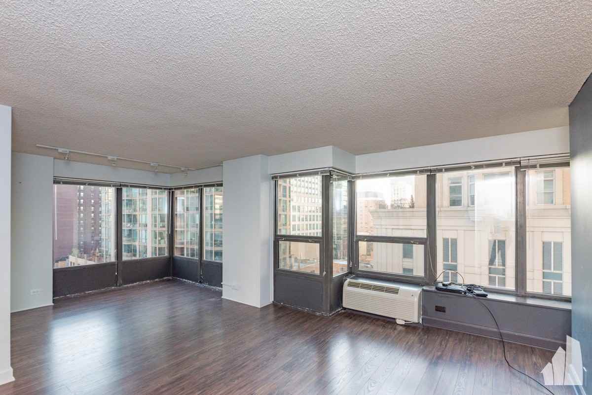 30 E Huron St #904 - Photo 2 of 30