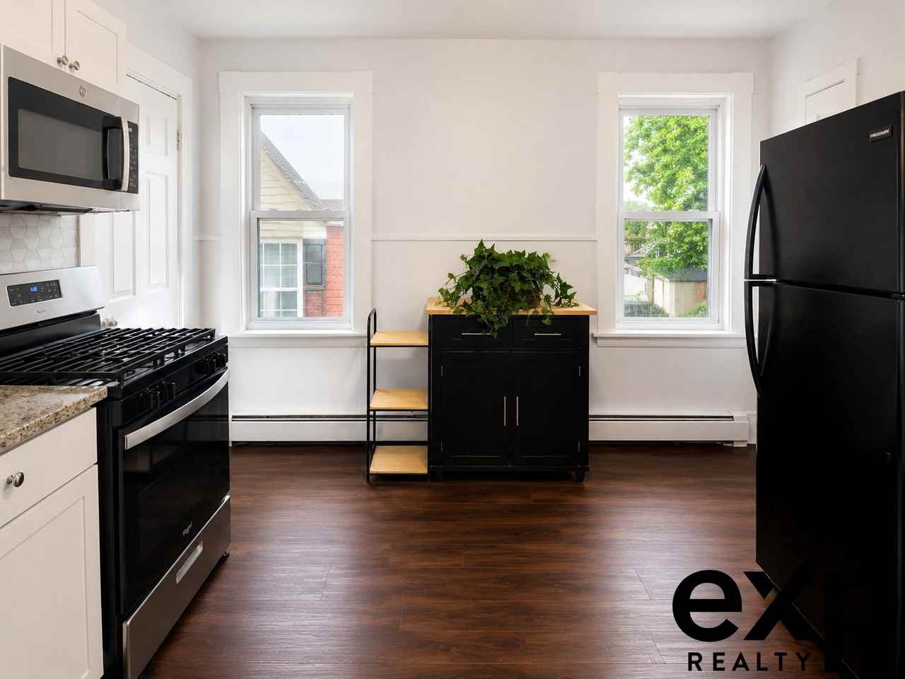24 Tracey St #2 - Photo 3 of 9