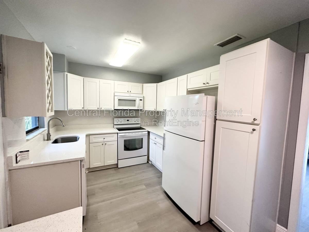 1413 Carlson Dr - Photo 2 of 9