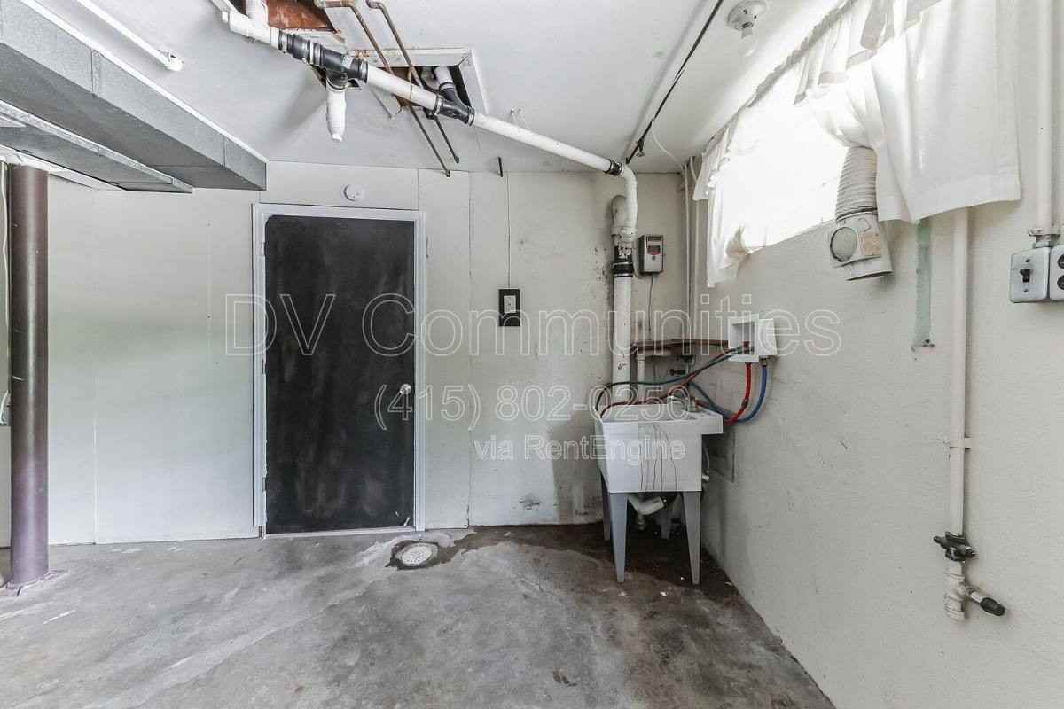 2964 Werkridge Dr - Photo 3 of 10