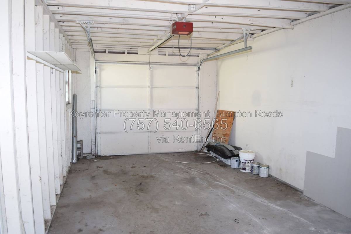 711 Marcus St - Photo 2 of 10