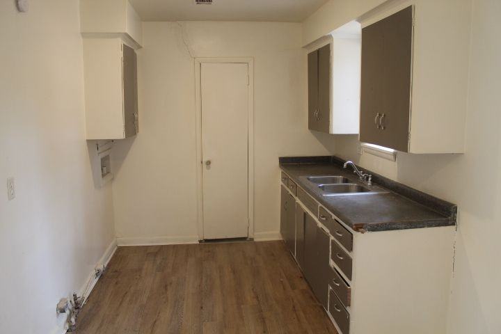 6 York Dr - Photo 3 of 20