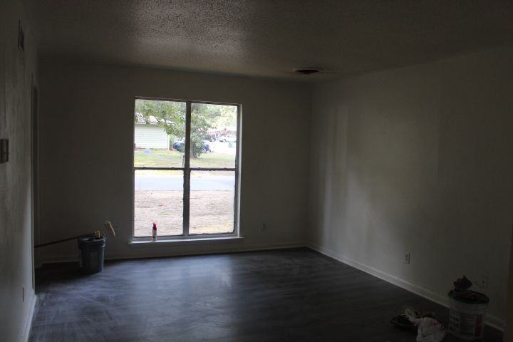 1 Sheffield Dr - Photo 6 of 23