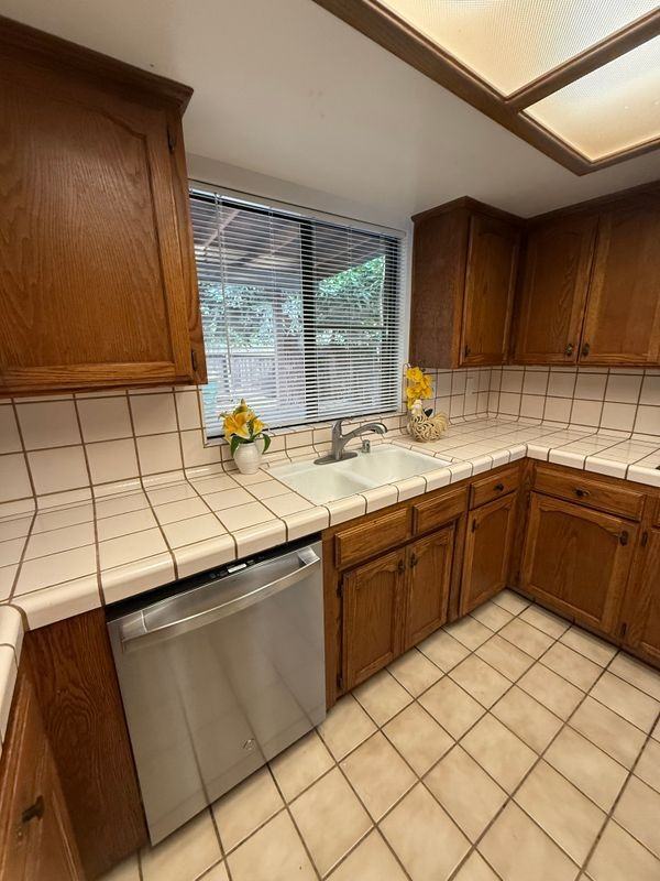 2704 Pinewood Dr - Photo 4 of 21