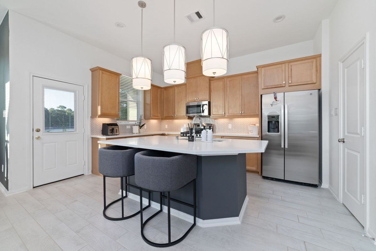 331 E Coralburst Loop - Photo 2 of 22