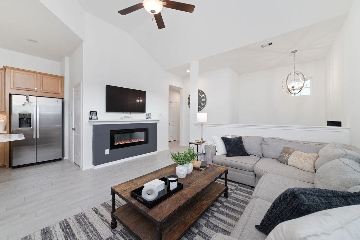 331 E Coralburst Loop - Photo 6 of 22