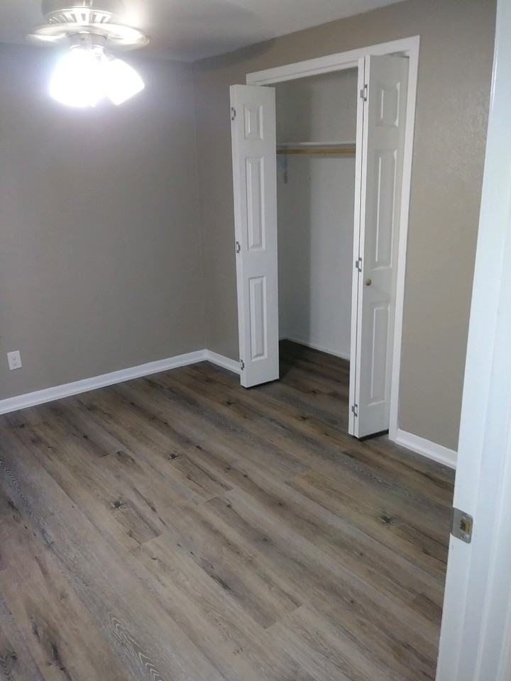 1495 W Mulberry St #7 - Photo 2 of 5