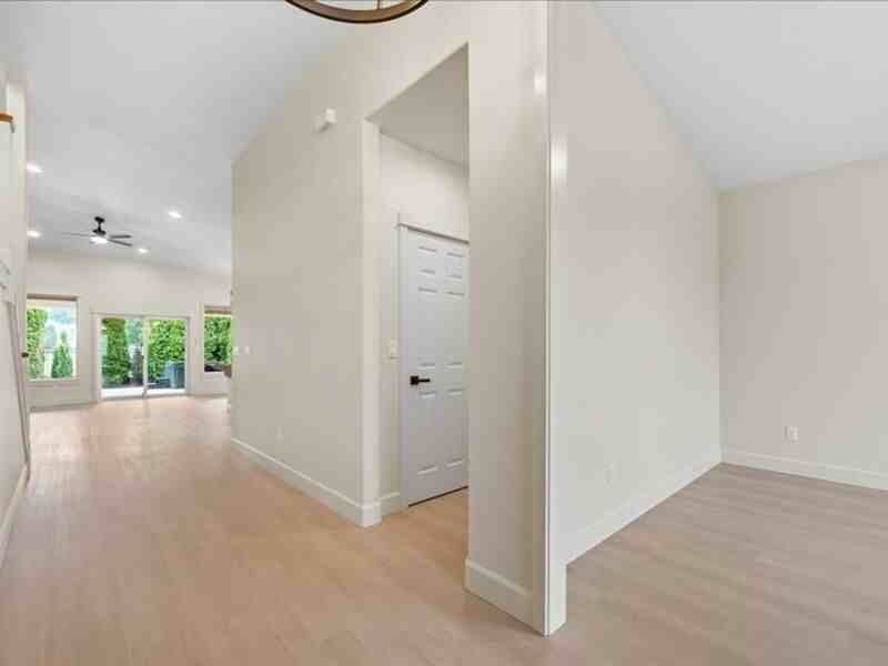 8731 W Skagit Ave - Photo 4 of 47