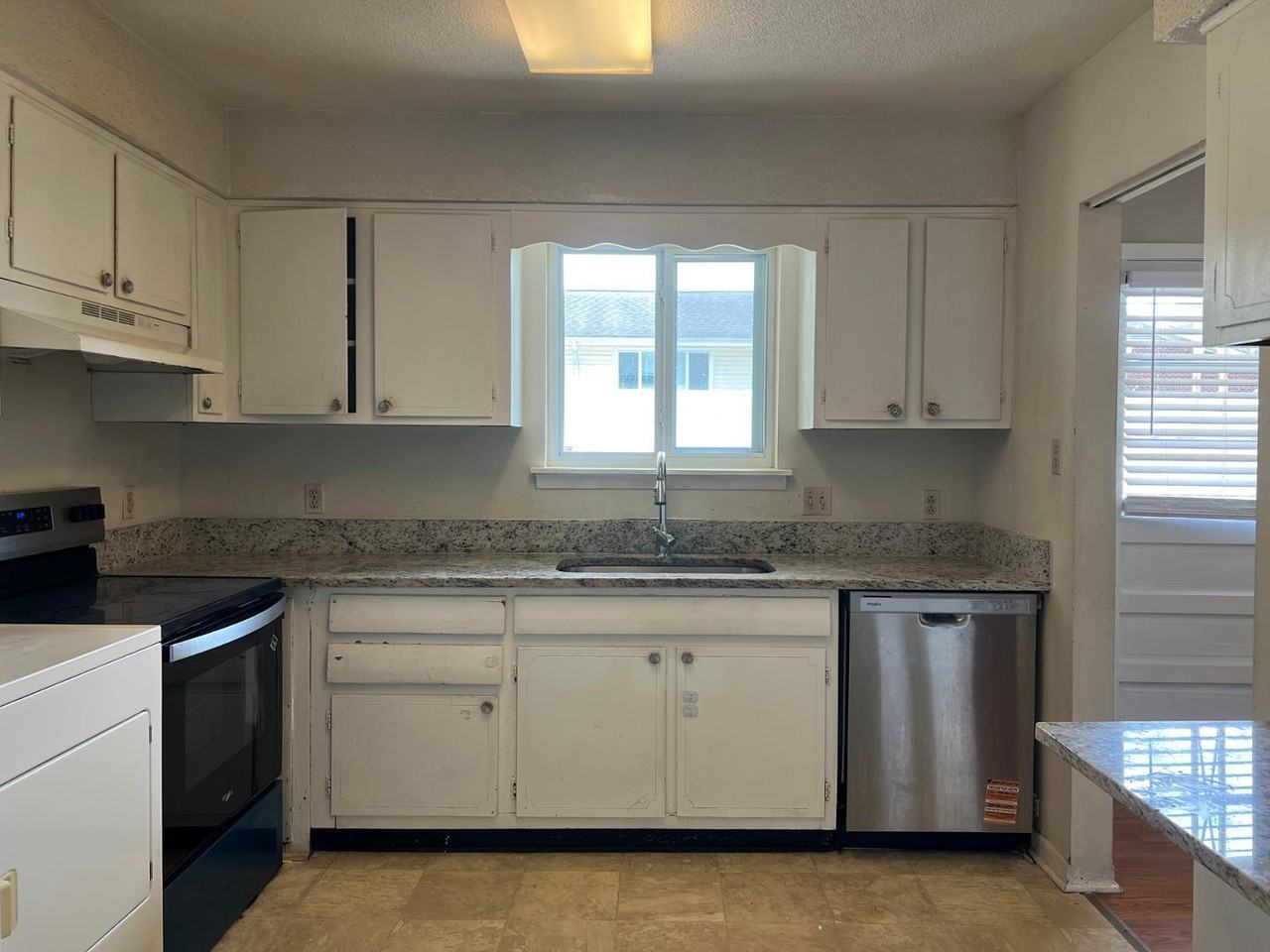 2343 Champion Ct - Photo 6 of 40