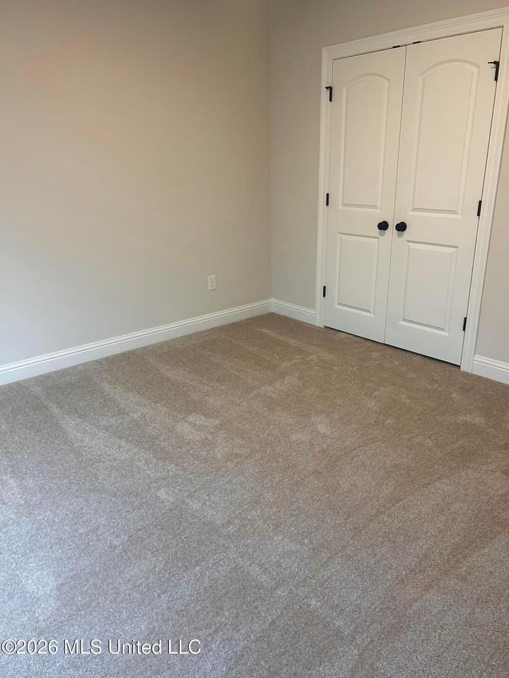 7719 Claymont Cir - Photo 5 of 13
