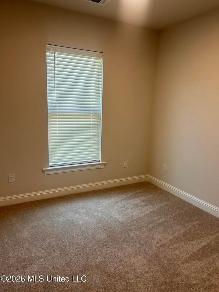 7719 Claymont Cir - Photo 7 of 13