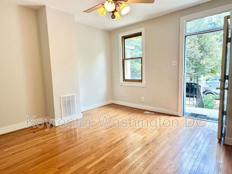 1528 8th St Nw - Photo 3 of 44