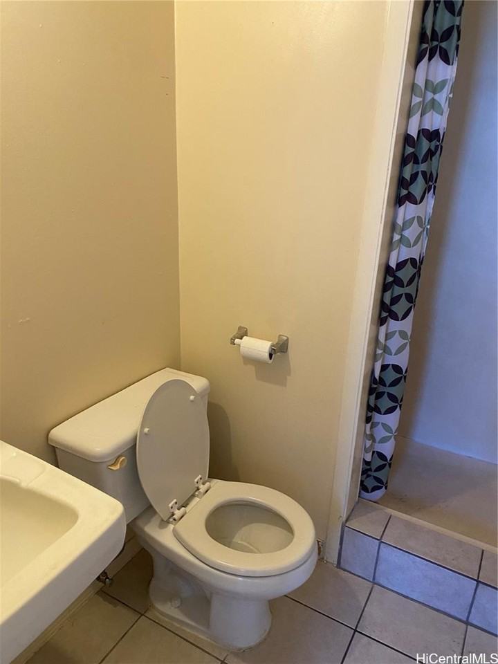 326 Iolani Ave #8 - Photo 4 of 10