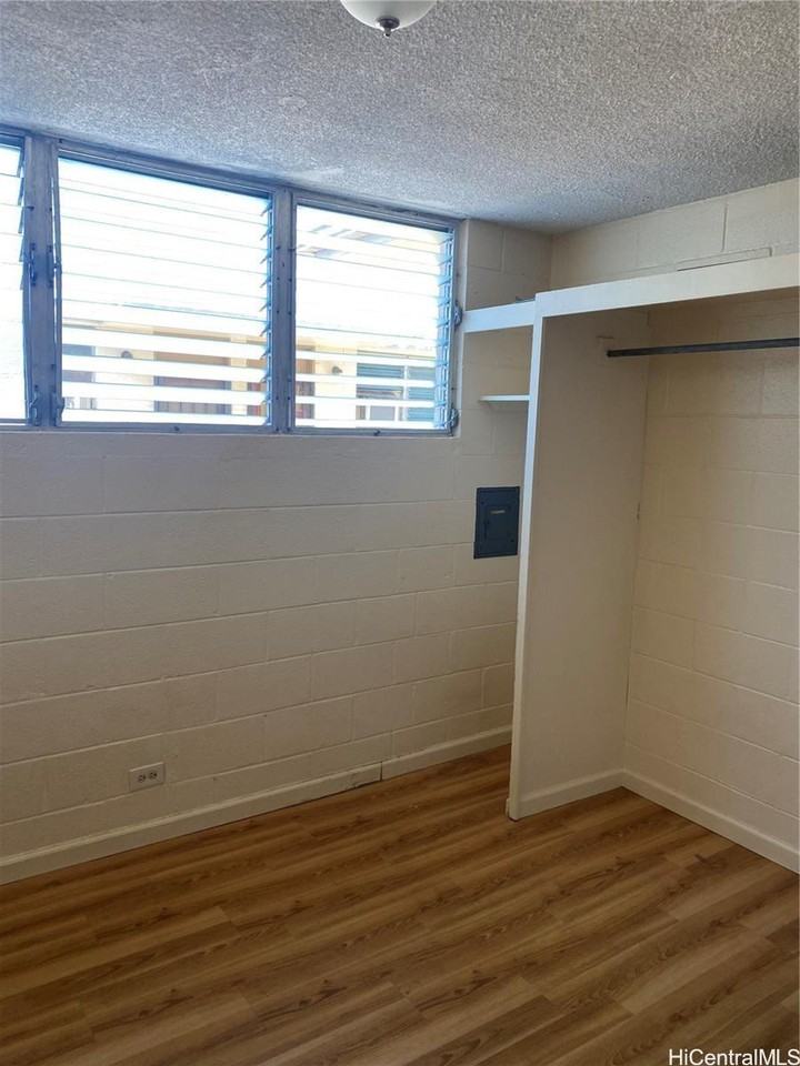 326 Iolani Ave #8 - Photo 5 of 10