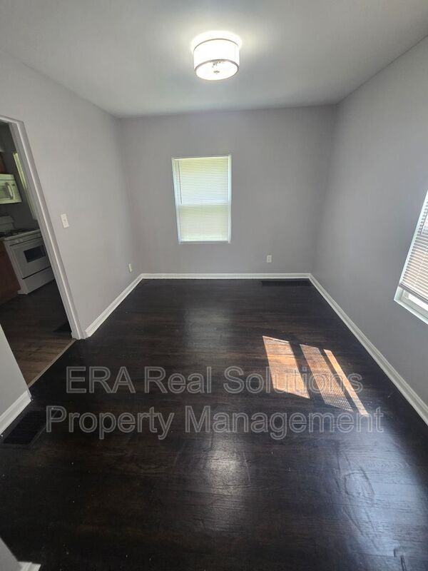 2920 Ruhl Ave - Photo 7 of 26
