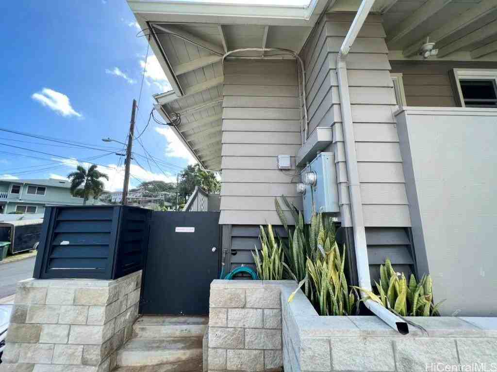1279 Manulani St - Photo 2 of 16