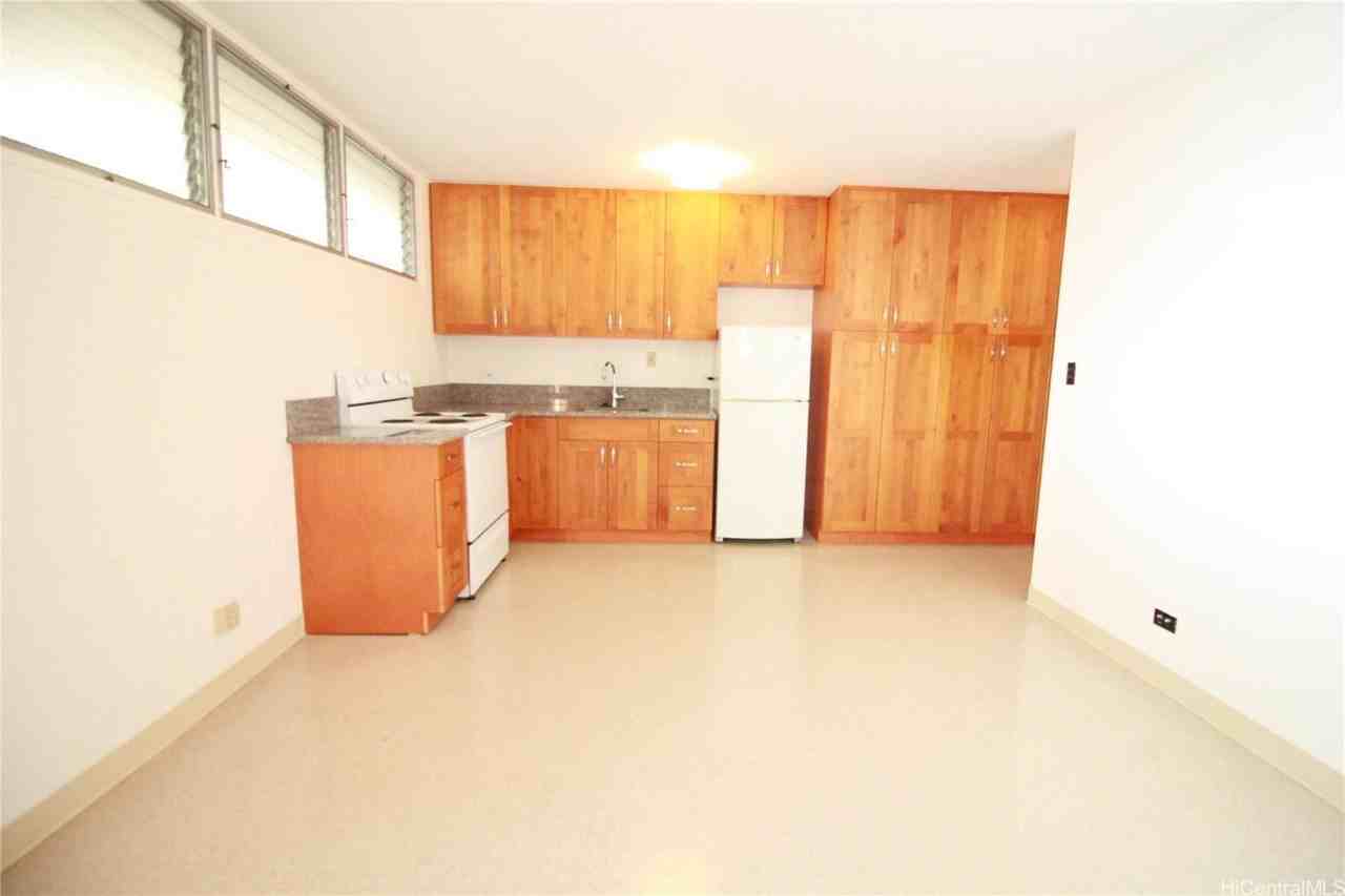 1546 Pensacola St #6 - Photo 3 of 10