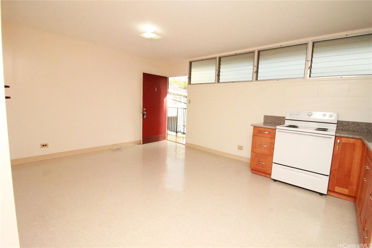 1546 Pensacola St #6 - Photo 4 of 10