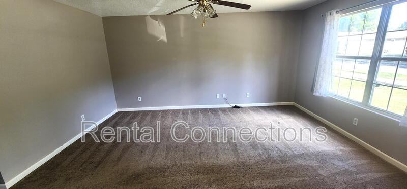 1412 W Walnut St - Photo 3 of 6