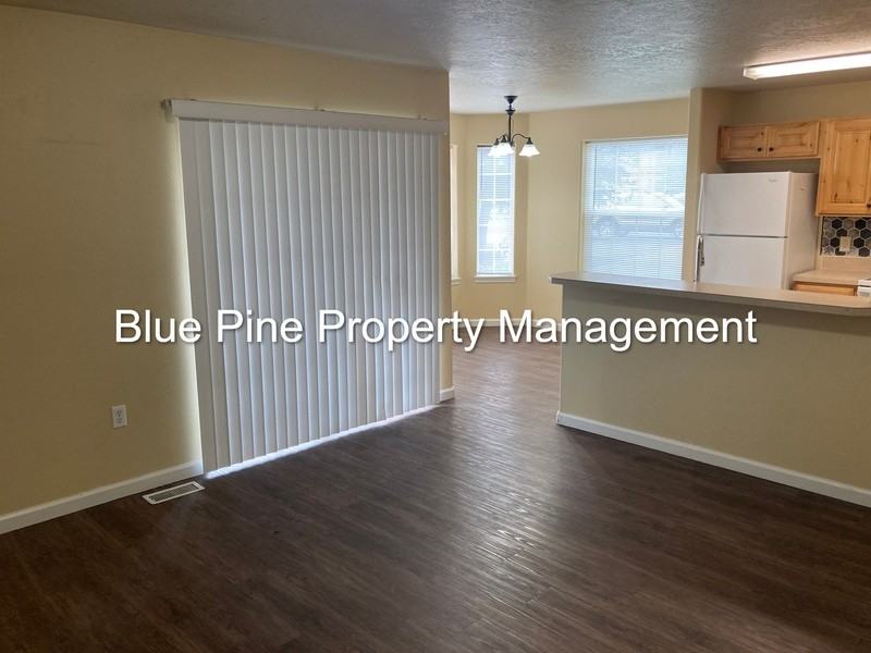133 Clubhouse Cir #101 - Photo 2 of 11