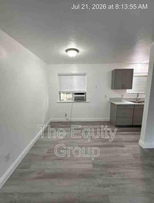 315 Ne 3rd Ave #B - Photo 3 of 14