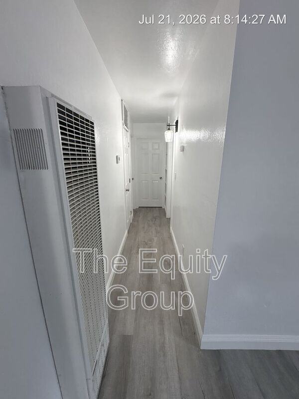 315 Ne 3rd Ave #B - Photo 6 of 14