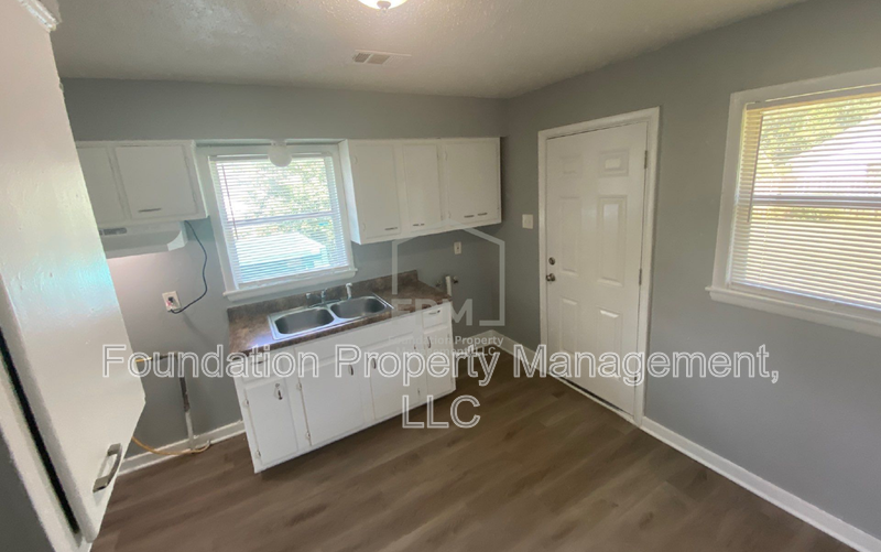 3276 Ashland St - Photo 5 of 16