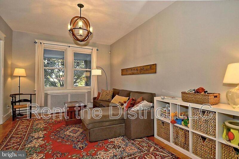 5231 Kansas Ave Nw - Photo 4 of 30
