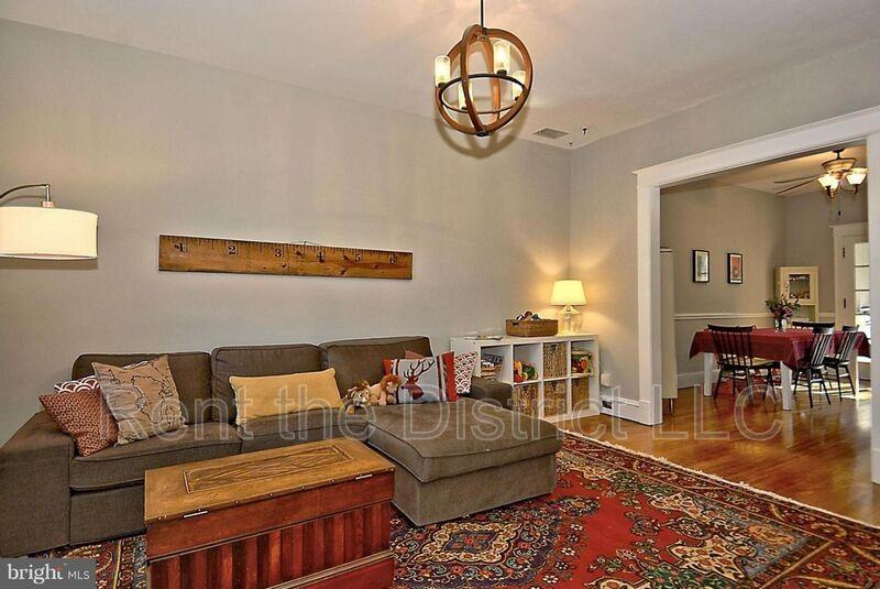 5231 Kansas Ave Nw - Photo 5 of 30