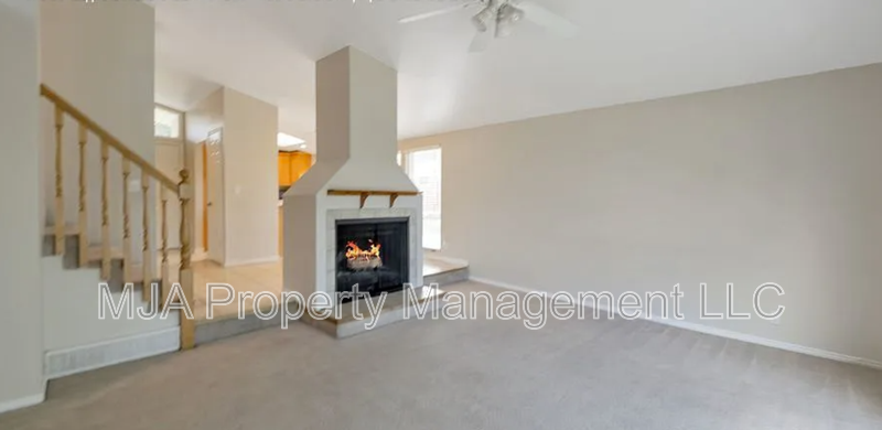 848 Westsouth #850 - Photo 2 of 13