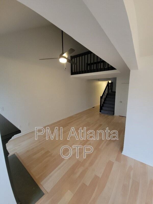 1782 Millview Dr - Photo 4 of 20