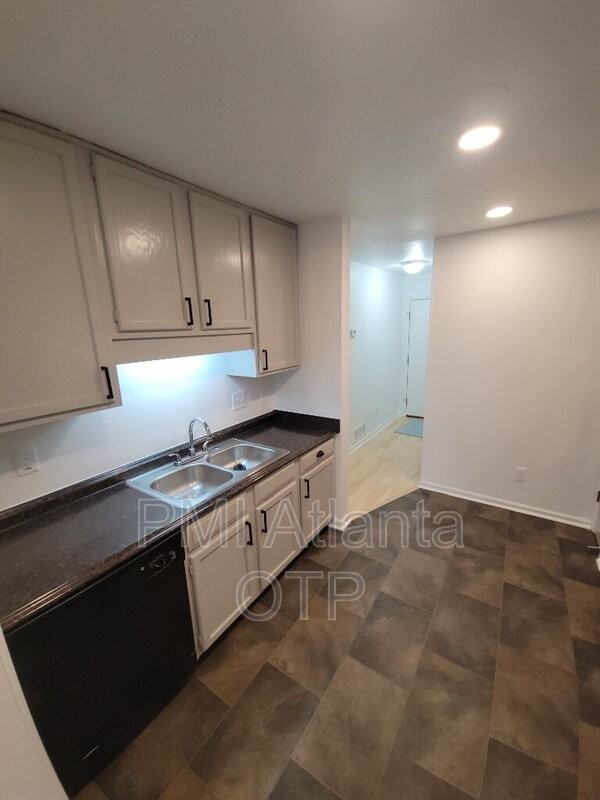 1782 Millview Dr - Photo 6 of 20