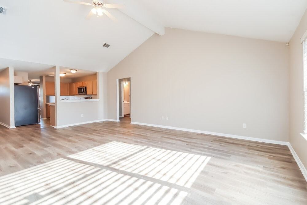 10815 Malden Dr - Photo 3 of 16