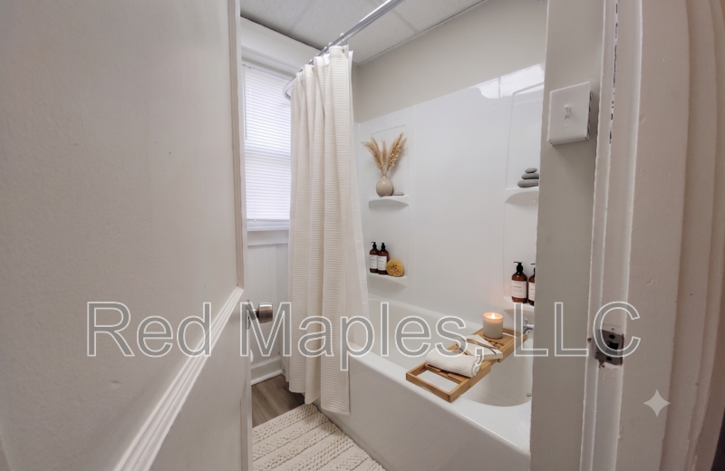 708 Wilmington Ave - Photo 4 of 9