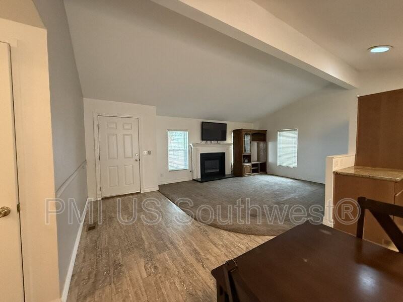 4818 S Baronsgate Way - Photo 5 of 47
