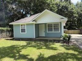 featured image of 3001 Lamont Rd