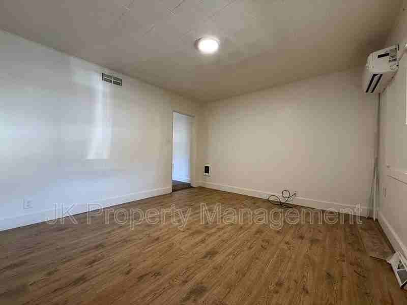 413 6th St S - Photo 6 of 16