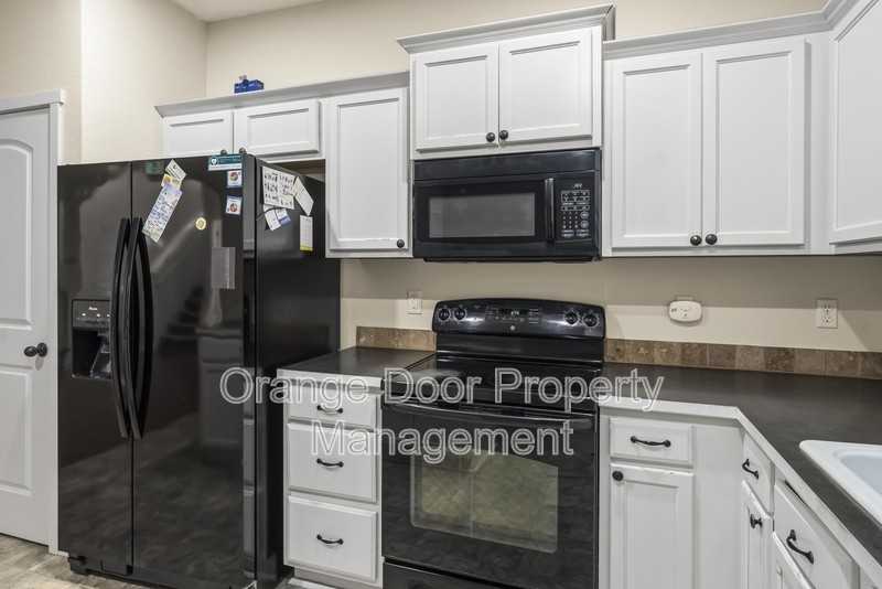 2306 165th St E - Photo 5 of 44
