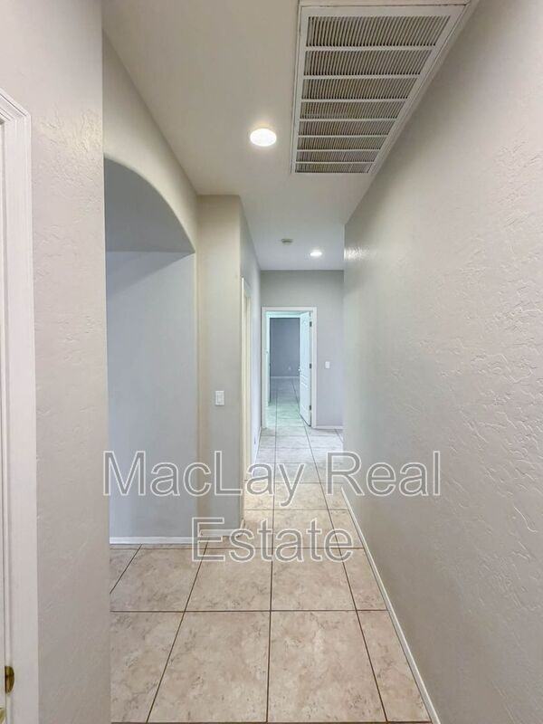 203 W Cedar Dr - Photo 7 of 25