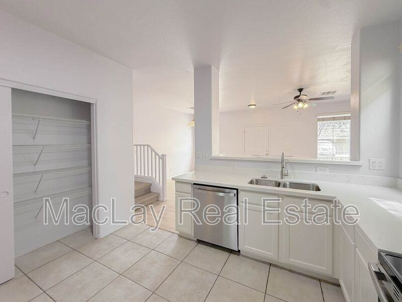 5216 W Albeniz Pl - Photo 6 of 29