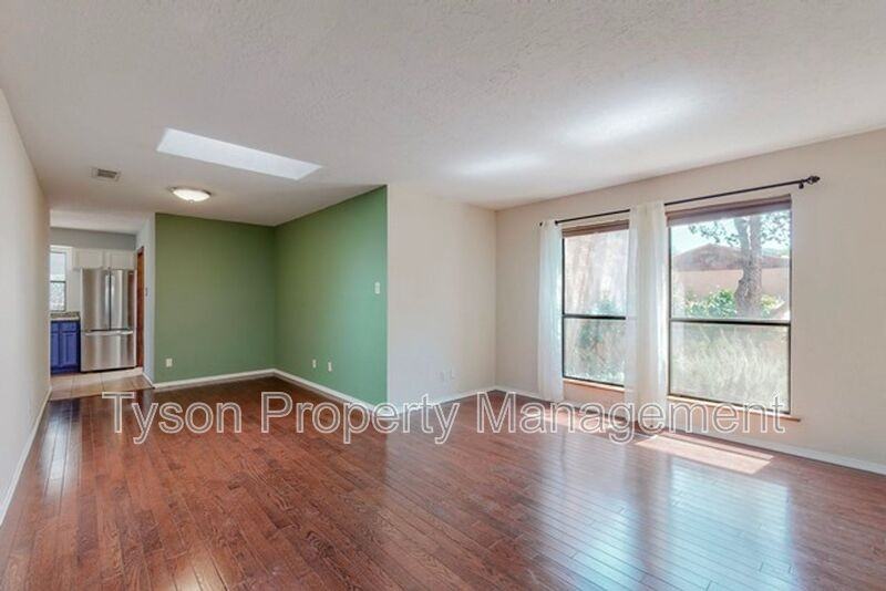 7305 Mayflower Rd Ne - Photo 4 of 21