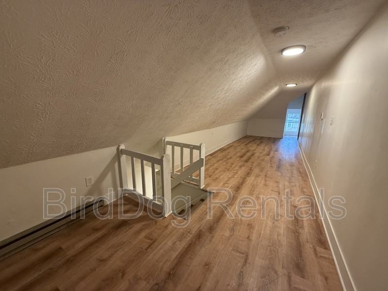 1524 Franklin Ave - Photo 6 of 15