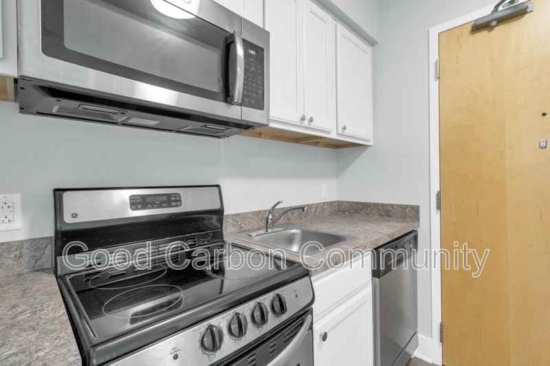 2136 Main St #102 - Photo 4 of 16