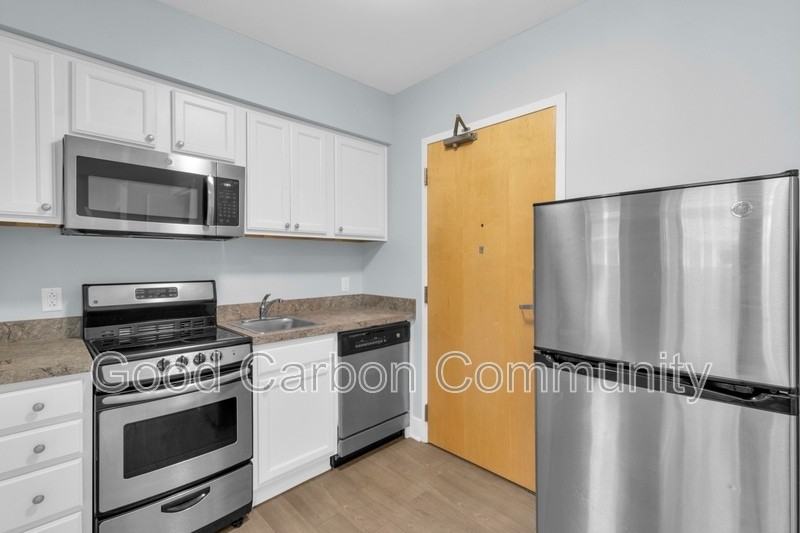 2136 Main St #102 - Photo 5 of 16