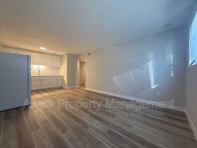 2206 K St - Photo 5 of 9
